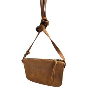 Madewell Leather Crossbody Bag Whispers Chic Wanderlust & Subtle Sass